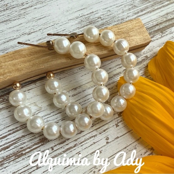 HOOPS PEARL EARRINGS - Picture 1 of 1